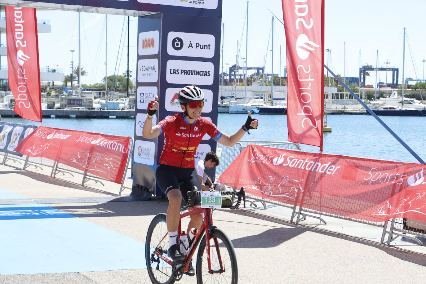 El Gran Fondo inunda la Marina de Senyeras con cientos de ciclistas