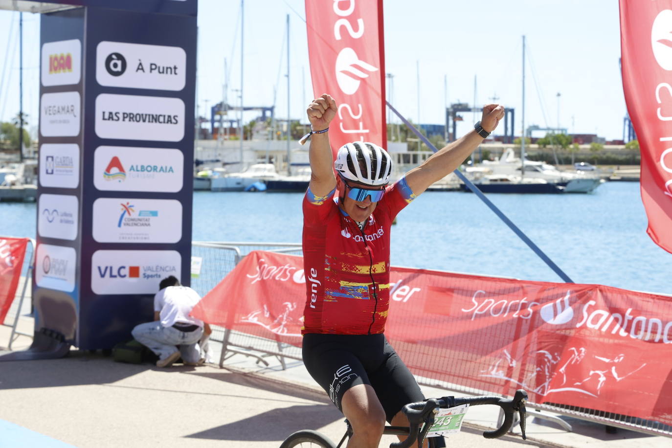 El Gran Fondo inunda la Marina de Senyeras con cientos de ciclistas