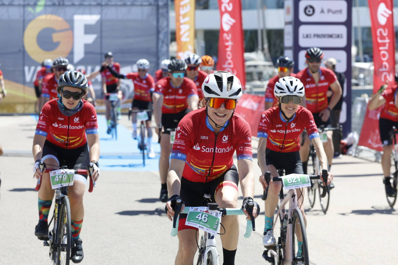 El Gran Fondo inunda la Marina de Senyeras con cientos de ciclistas