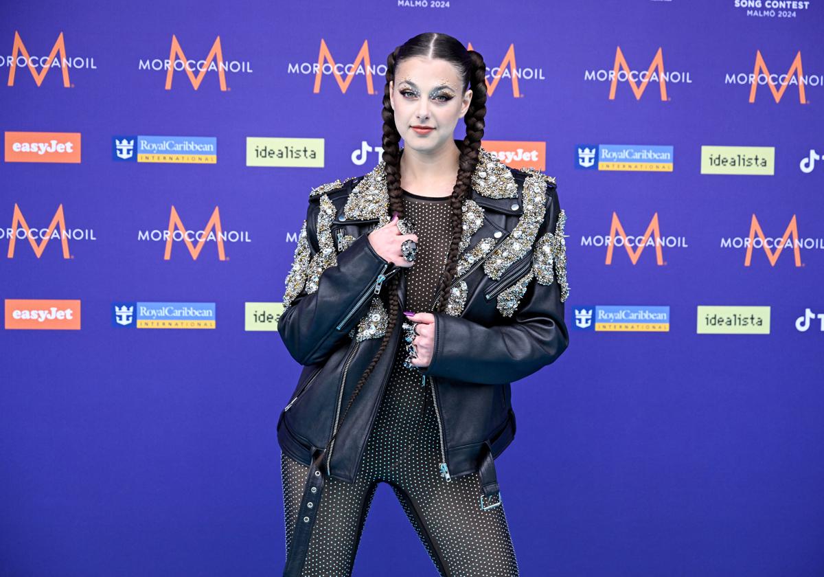 Tali posa en la alfombra turquesa antes de la ceremonia de apertura de la 68ª edición de Eurovisión.