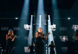 Aiko interpreta 'Pedestal' en el segundo ensayo de la segunda semifinal en el Malmo Arena.