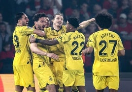 Los jugadores del Dortmund celebran el pase a la final.