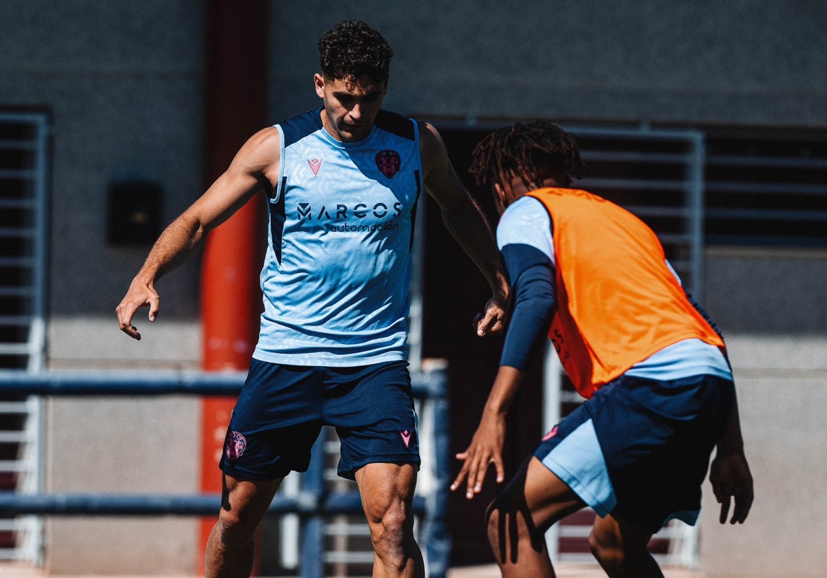 Andrés García y Buba Sangare, en un entrenamiento en Buñol.