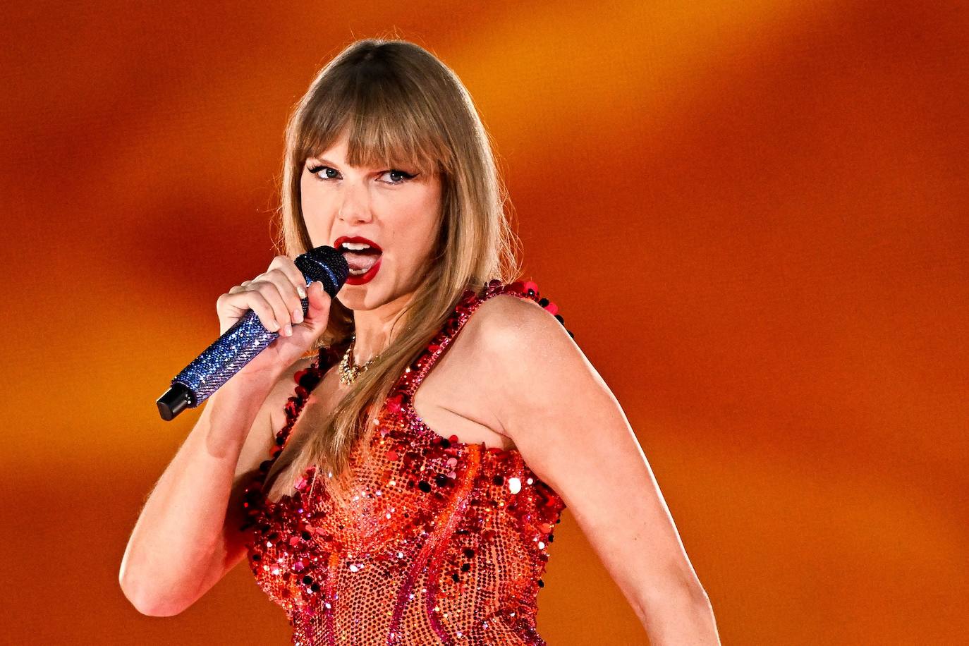 Taylor Swift revoluciona París con el primer concierto de su gira europea