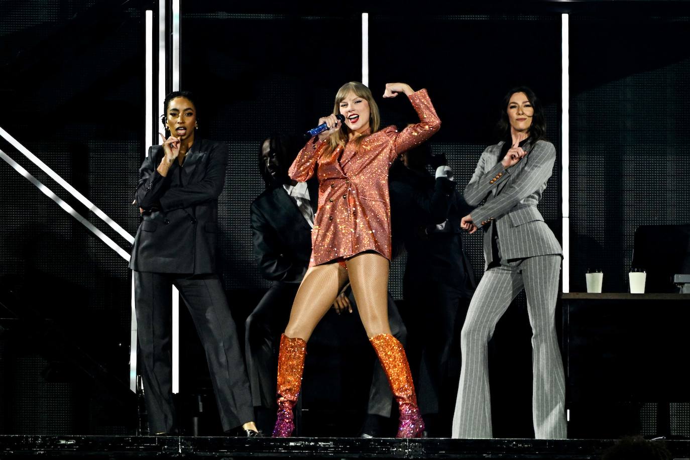 Taylor Swift revoluciona París con el primer concierto de su gira europea