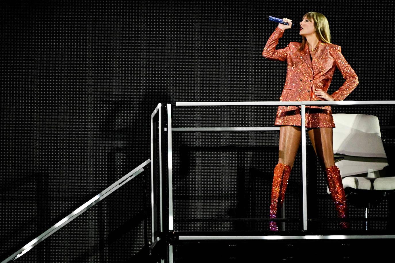 Taylor Swift revoluciona París con el primer concierto de su gira europea