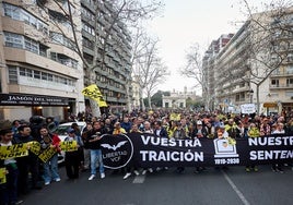 Manifestación contra Peter Lim.