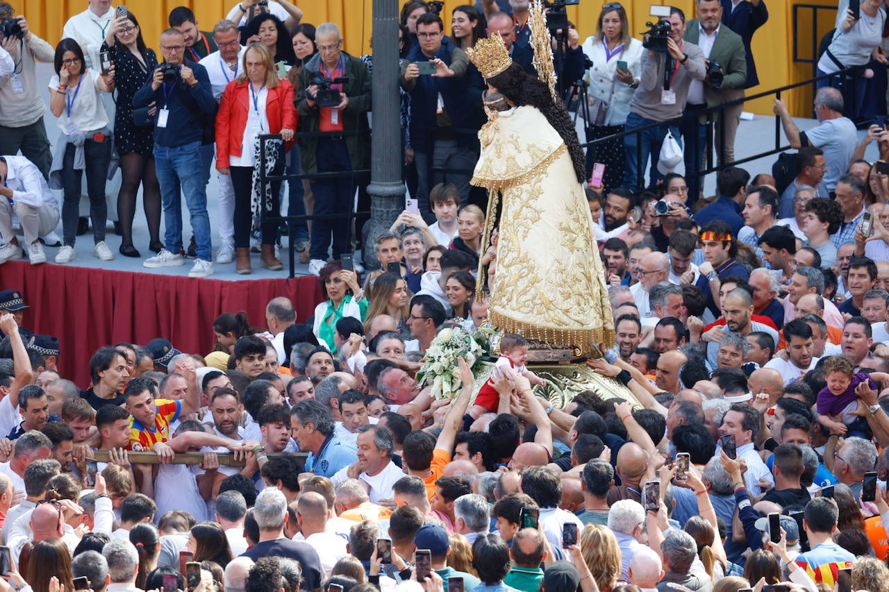 El Traslado de la Virgen desde la Basílica hasta la Catedral, en imágenes