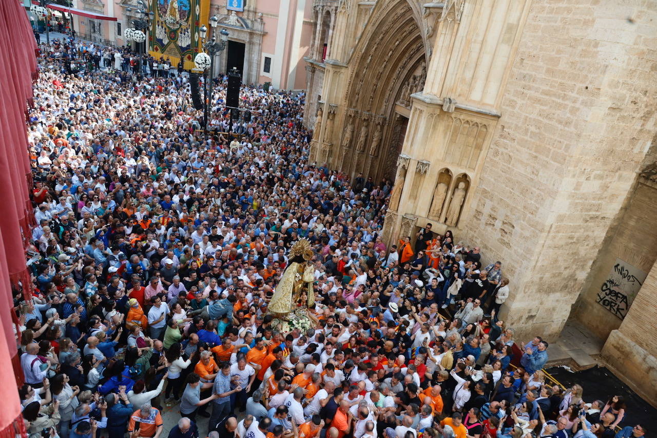 El Traslado de la Virgen desde la Basílica hasta la Catedral, en imágenes