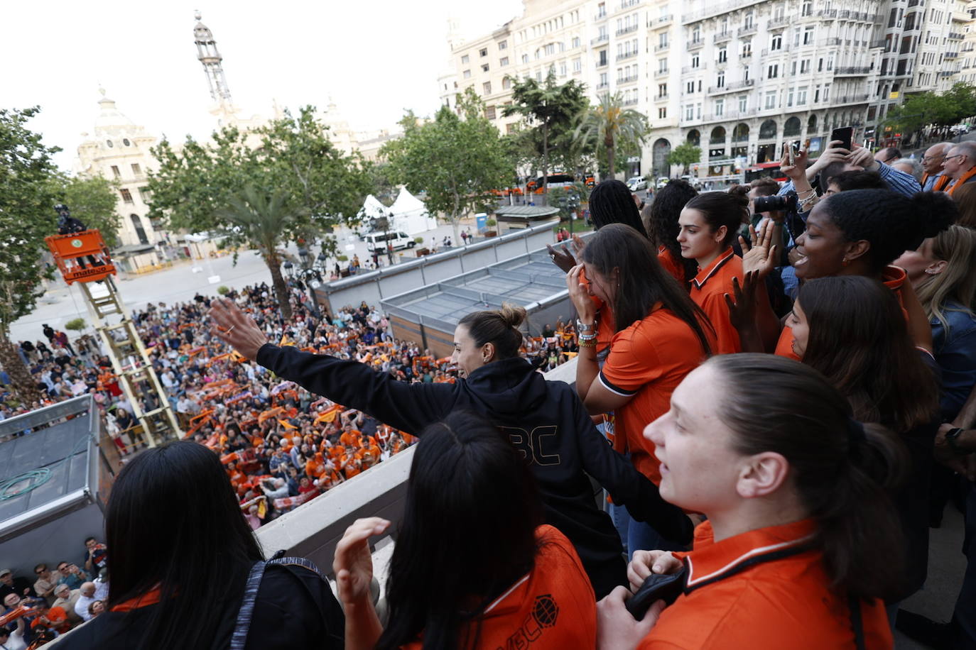 El Valencia Basket femenino celebra su segunda Liga