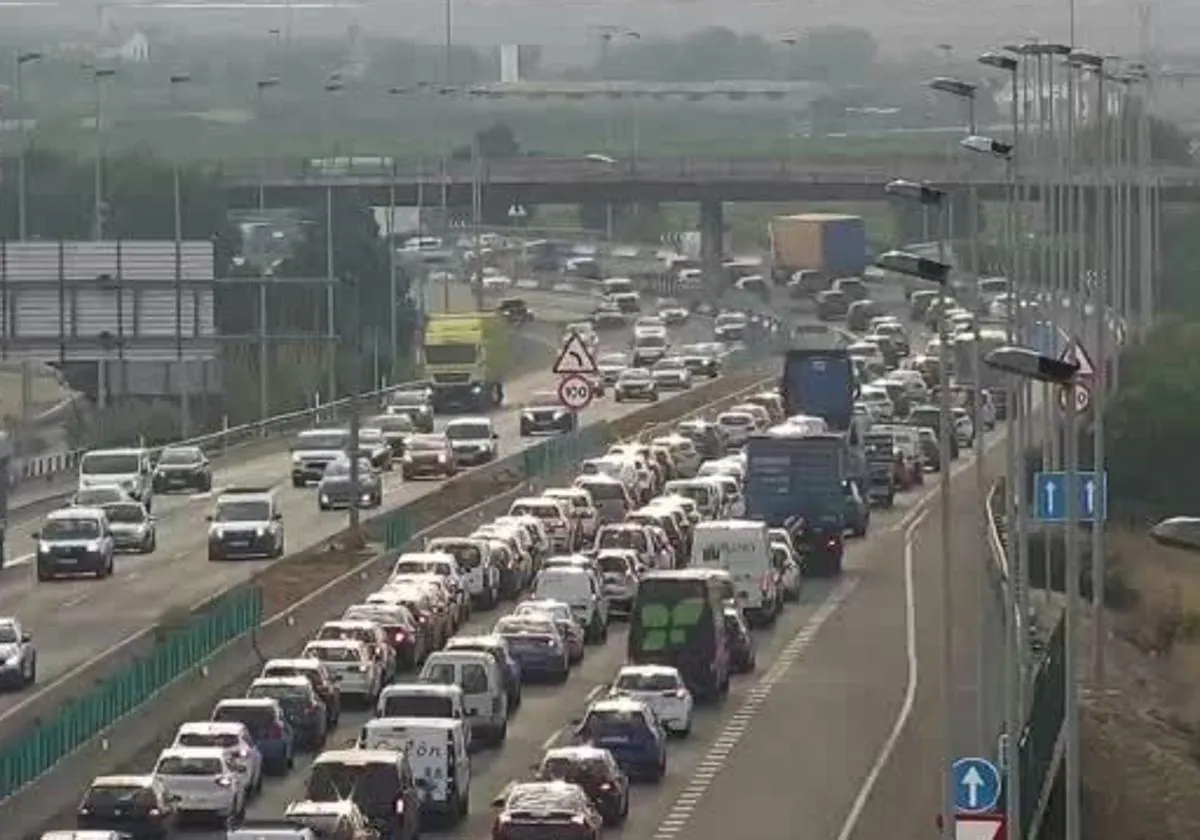 Atascos en la Pista de Silla este martes