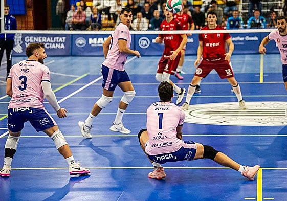 Acción defensiva en un partido de la pasada temporada.