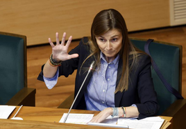 La concejal de Vox, Cecilia Herrero, durante el pleno en el que se debatió su reprobación.