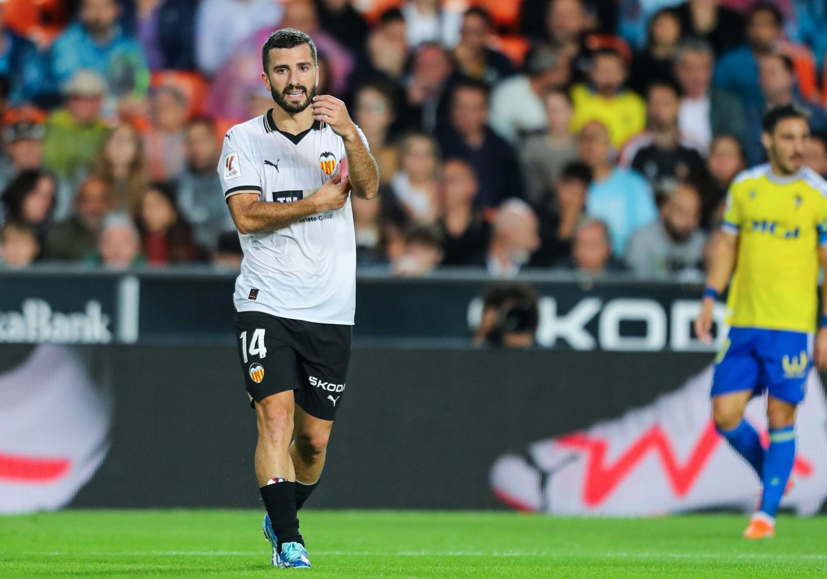 José Gayà, en Mestalla durante un partido de Laliga.