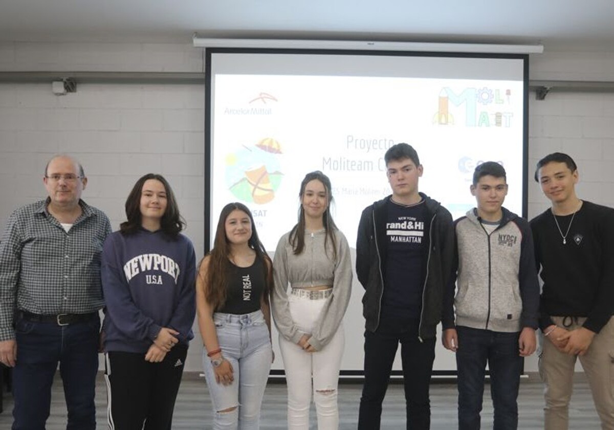 Estudiantes del IES María Moliner de Puerto de Sagunto destacan en un desafío espacial internacional