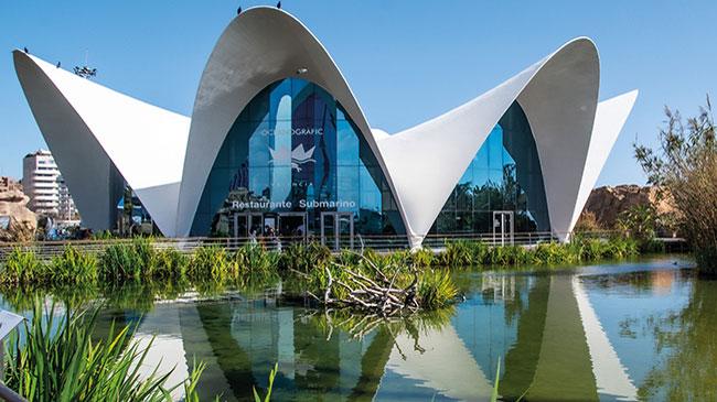 Imagen después - Un lago para residentes y para visitantes