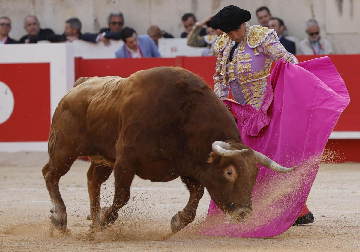 Enrique Ponce, en la Feria de Pentecostés 2024 de Nimes