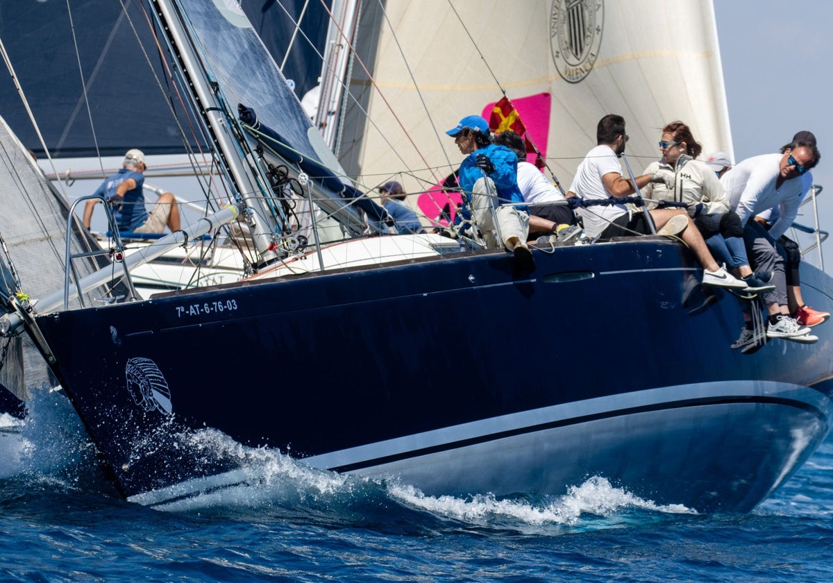 Los favoritos cumplen en el inicio de la regata de la Universitat Politècnica