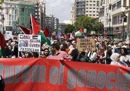 Manifestantes durante la concentración por el pueblo palestino.