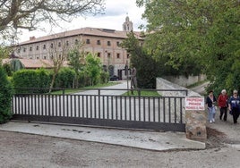 Entrada al monasterio de Belorado.