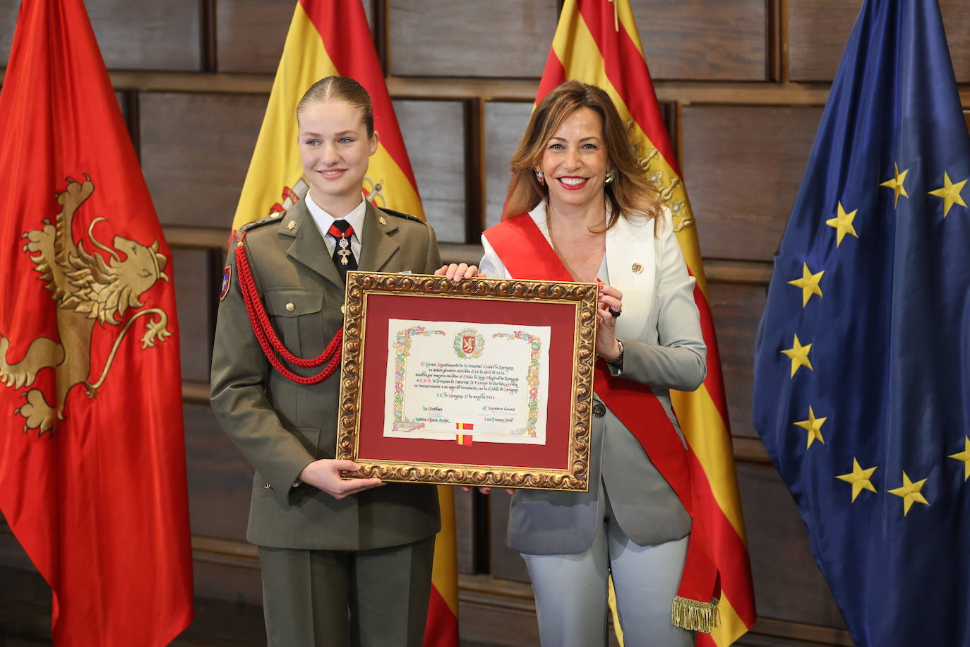 Las Cortes de Aragón entregan a la princesa Leonor su máxima distinción