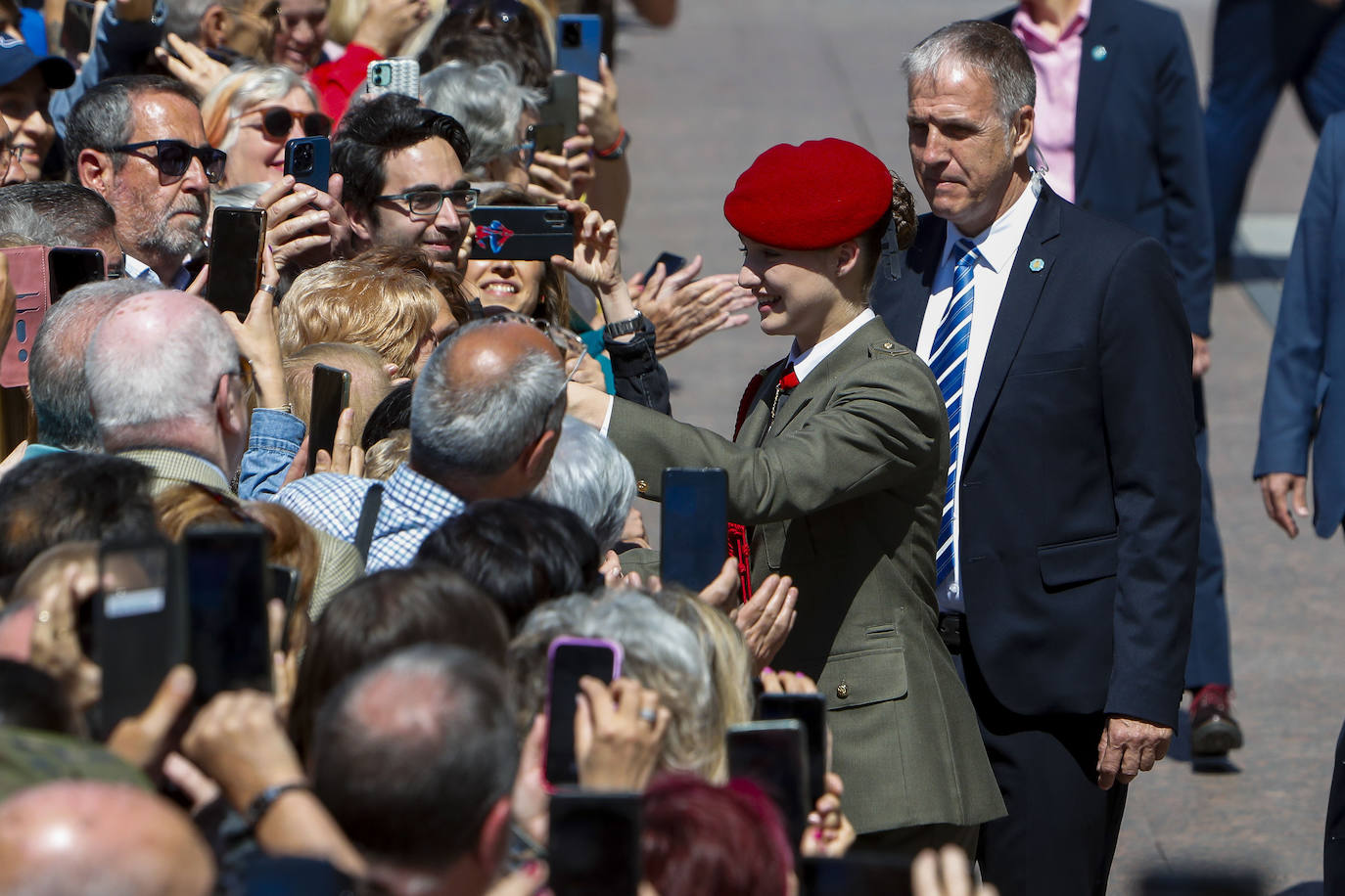 Las Cortes de Aragón entregan a la princesa Leonor su máxima distinción