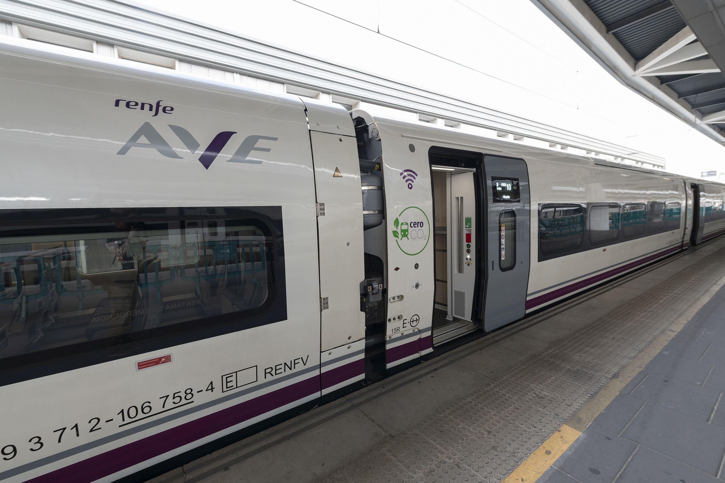 Así son los S-106, los nuevos trenes de Renfe para viajar desde la Comunitat a Madrid o Gijón