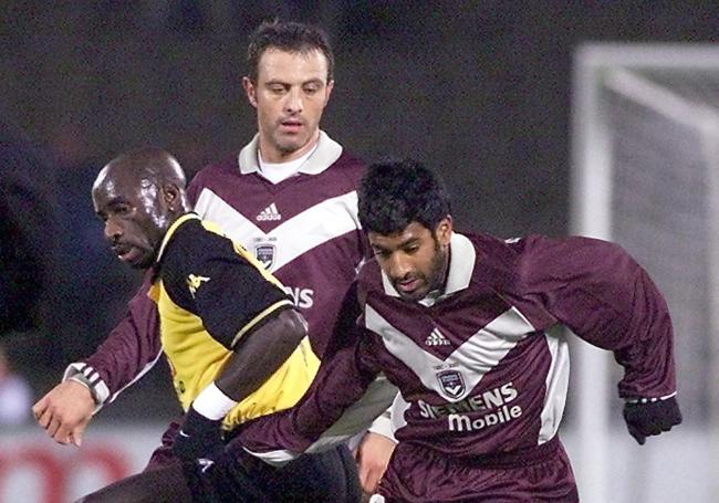 Alain Roche en un partido con el Girondins de Burdeos.