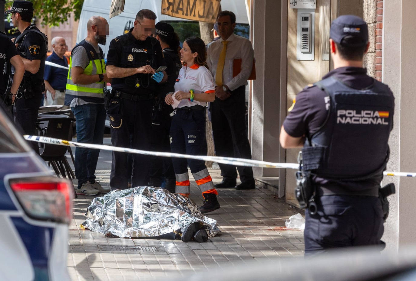 Un hombre mata a otro a puñaladas en Valencia junto a la Finca Roja