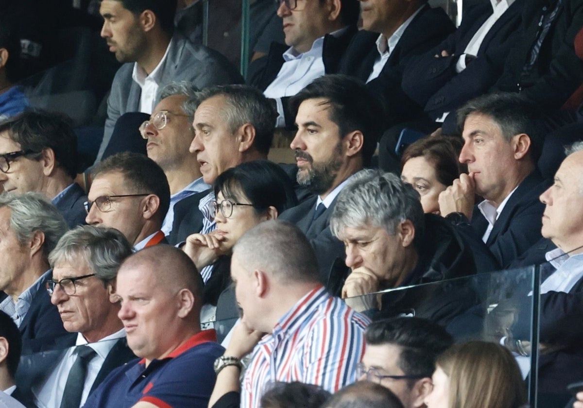 Layhoon, junto a Solís, el domingo en Mestalla.