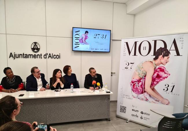 Presentación de la Semana de la Moda en el Ayuntamiento de Alcoy.