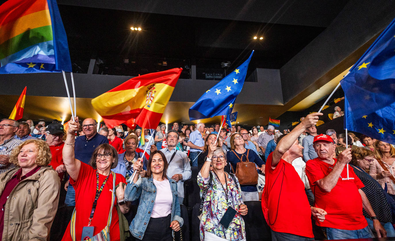 Las imágenes del miting de Pedro Sánchez en Valencia