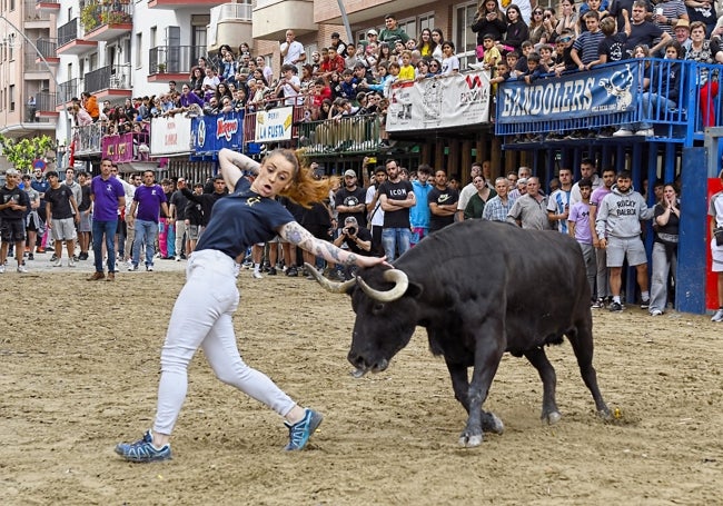 Sara Ávila, una emblemática recortadora, volvió a los ruedos después de ser mamá.