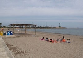 La playa de la Marineta Cassiana, donde hasta el año pasado se podía poner chiringuito en mayo.