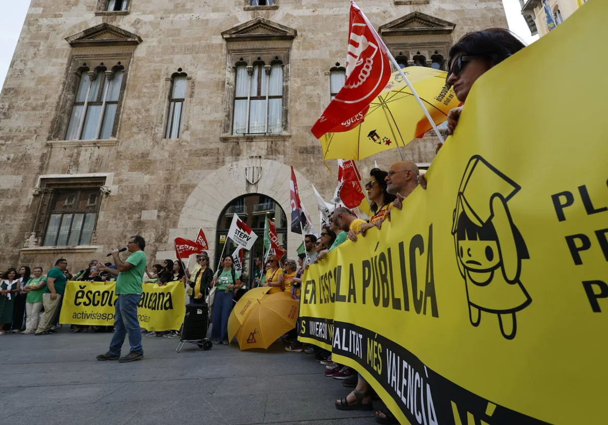 Educación anula el incremento de 5.000 profesores que dejó cerrado el Botánico