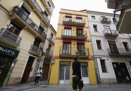 Bloque de pisos turísticos en el barrio del Carmen, Valencia.