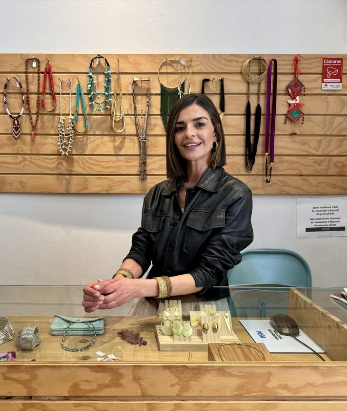 Imagen secundaria 2 - «Hola, bellas...» El saludo que ha permitido a Rocío darse a conocer en las redes y abrir tienda en Valencia