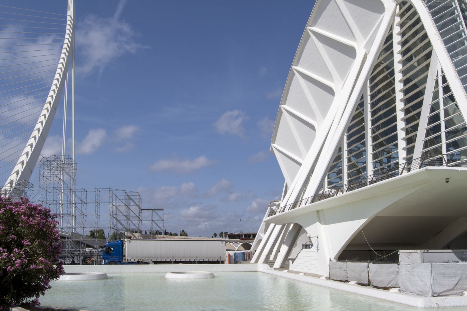 El &#039;festivalódromo&#039; de Valencia comienza su montaje