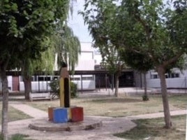 Edificio central del CEIP Beata Inés que será demolido.