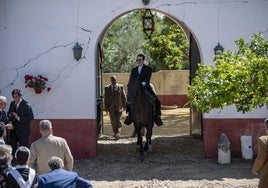 Una escena en La Hacienda la Bóveda, que recrea el cortijo Los Galindos.