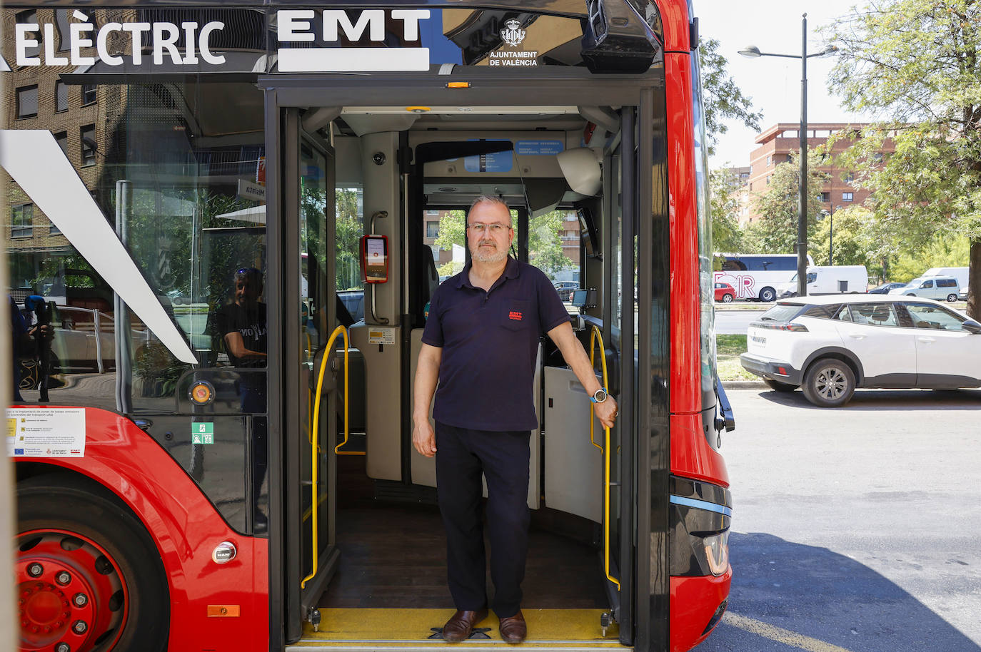 Antonio Rodríguez, el conductor valenciano de la EMT que ha asistido al parto a una pasajera