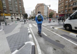 Tramo del carril bici de la avenida del Cid ya construido.