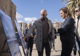 Visita que la alcaldesa de Valencia, María José Catalá, realizó al solar donde se construirán los nuevos bloquesportuarios.