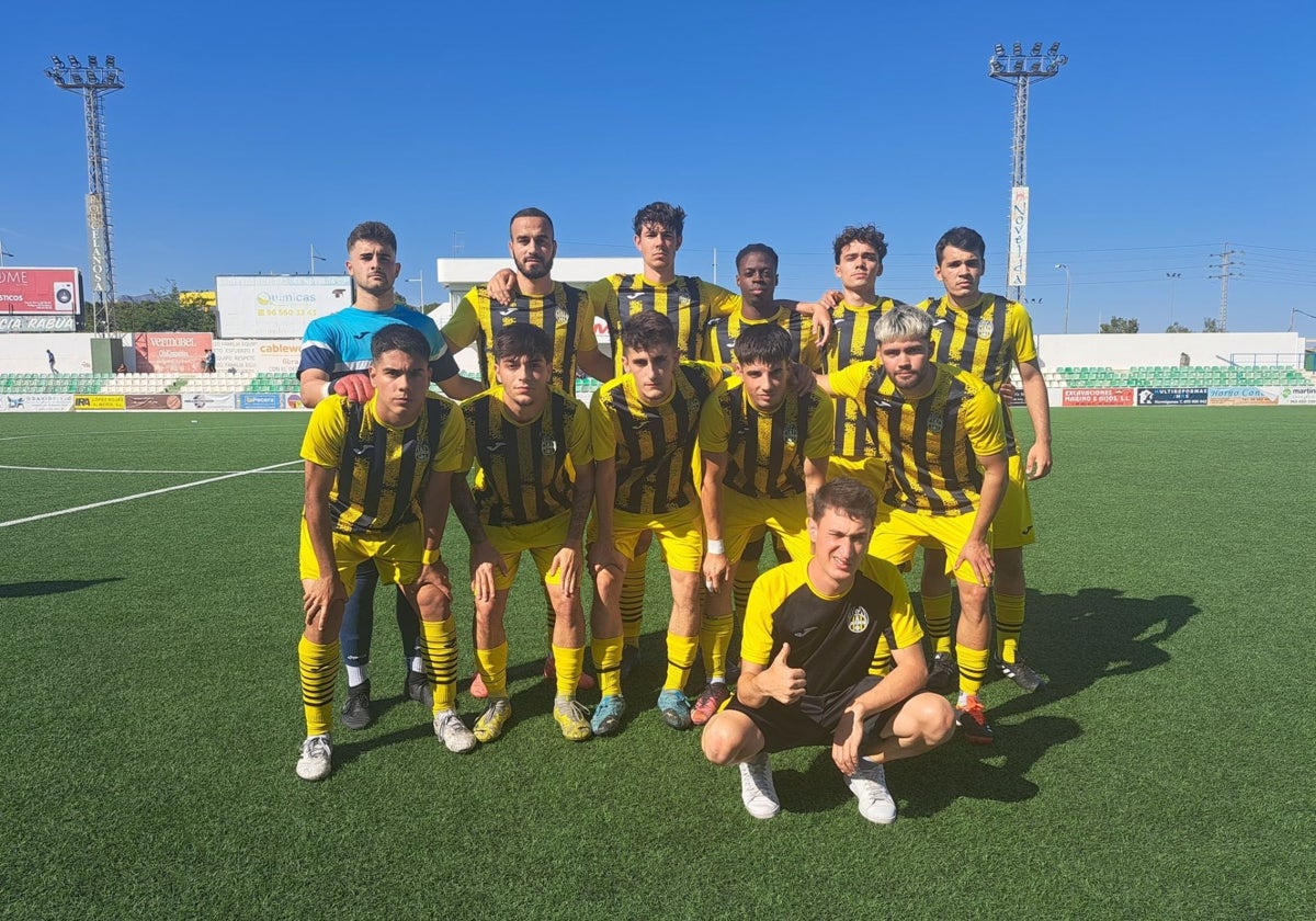 Alineación del Paterna CF en el partido que disputó en Novelda.