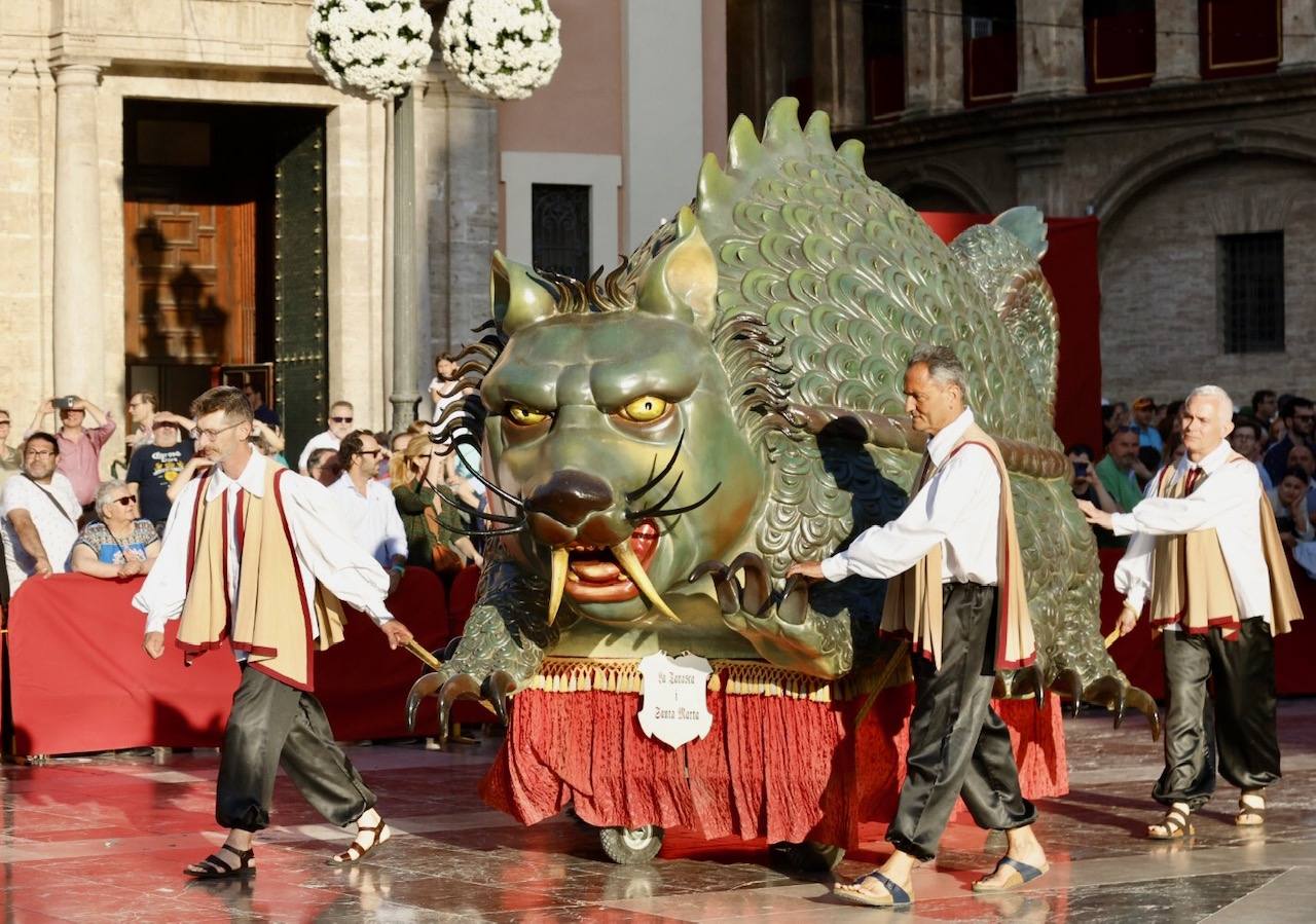 Las mejores imágenes de la solemne procesión del Corpus Christi de Valencia