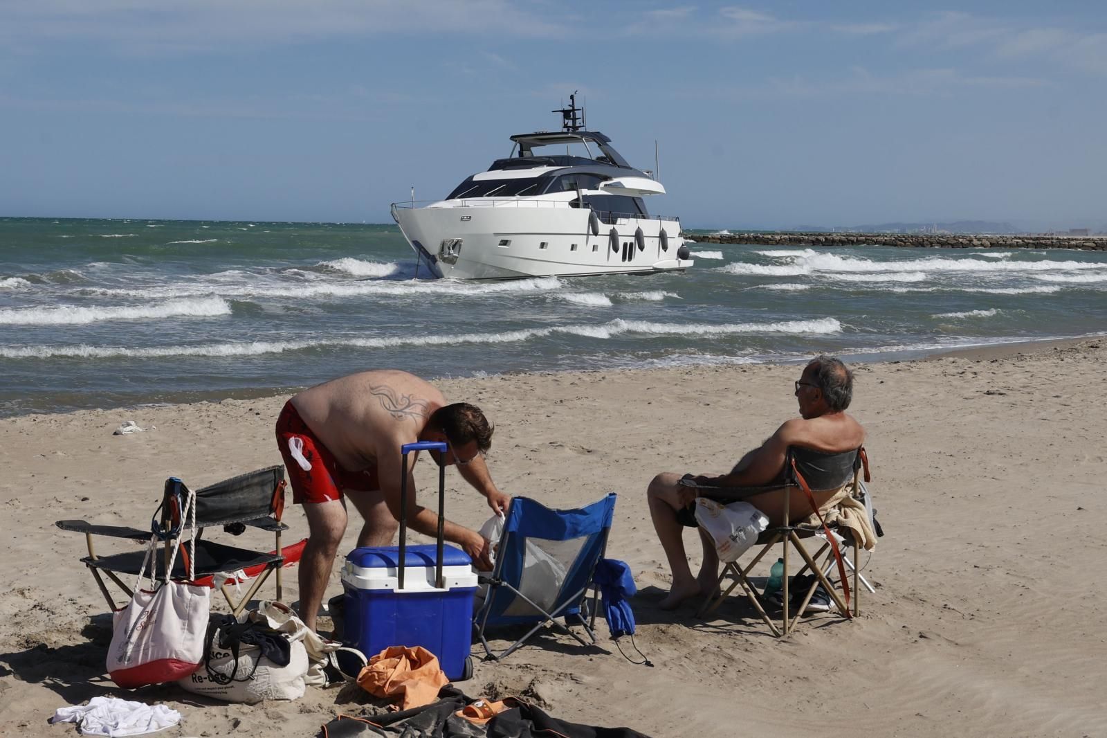 Un yate encalla en Pinedo