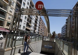 Estación de metro de Amistat.