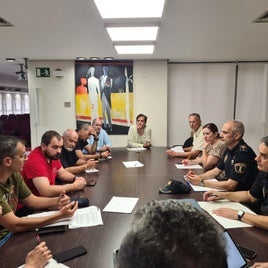 Reunión con los servicios de emergencias.