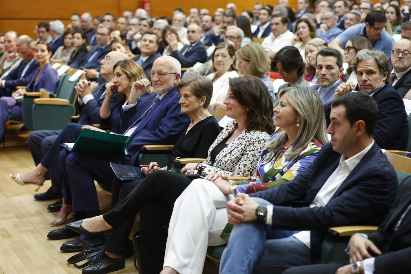 Las imágenes de la conferencia de Juan Roig en Etnor