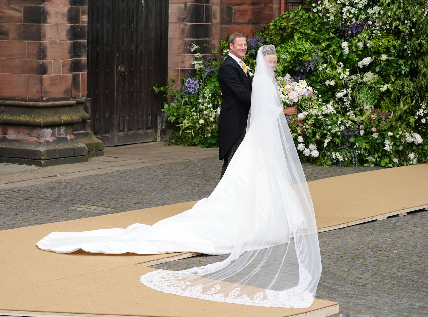 Las imágenes de la boda del duque de Westminster y Olivia Henson en Chester